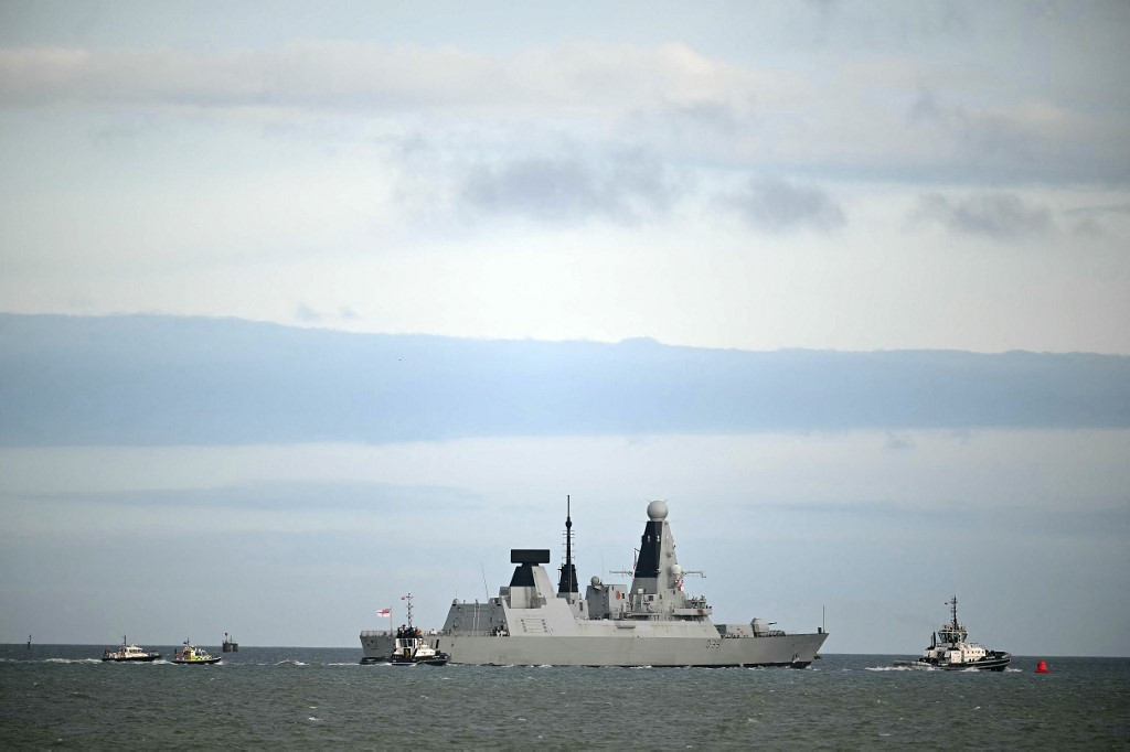 UK Deploys HMS Dragon to Middle East for Post-War Security Plan