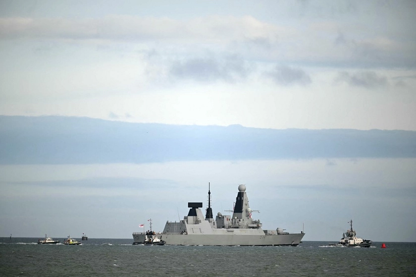 UK Deploys HMS Dragon to Middle East for Post-War Security Plan