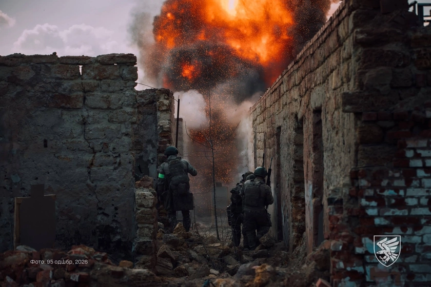Turning Point in Ukraine? Kyiv Seizes Initiative as Russia Falters on Battlefield