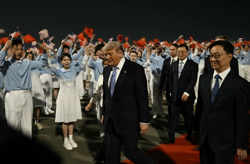 Трамп прибув до Китаю на дводенні переговори з Сі Цзіньпіном