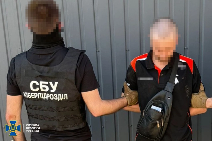 SBU Detains Kyiv Deserter Accused of Registering Starlink Terminals for Russian Forces