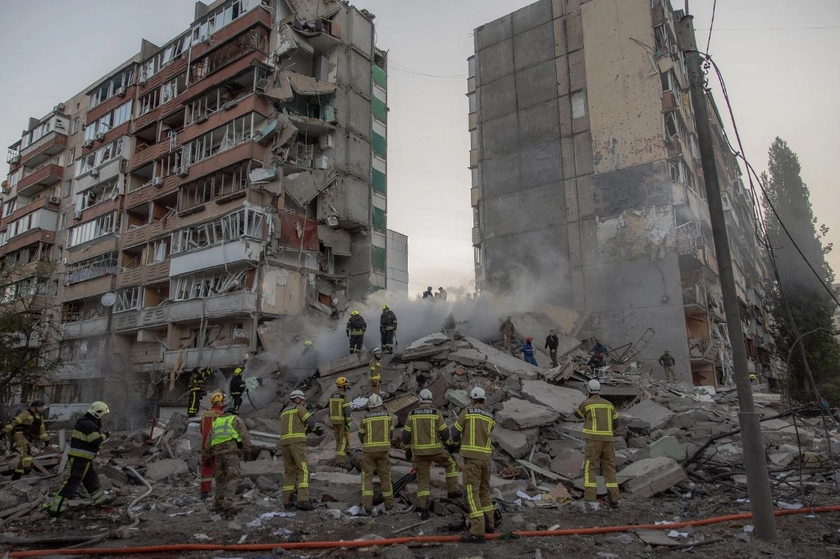Apartment Block Collapses as Russia Unleashes One of War’s Largest Air Barrages on Kyiv