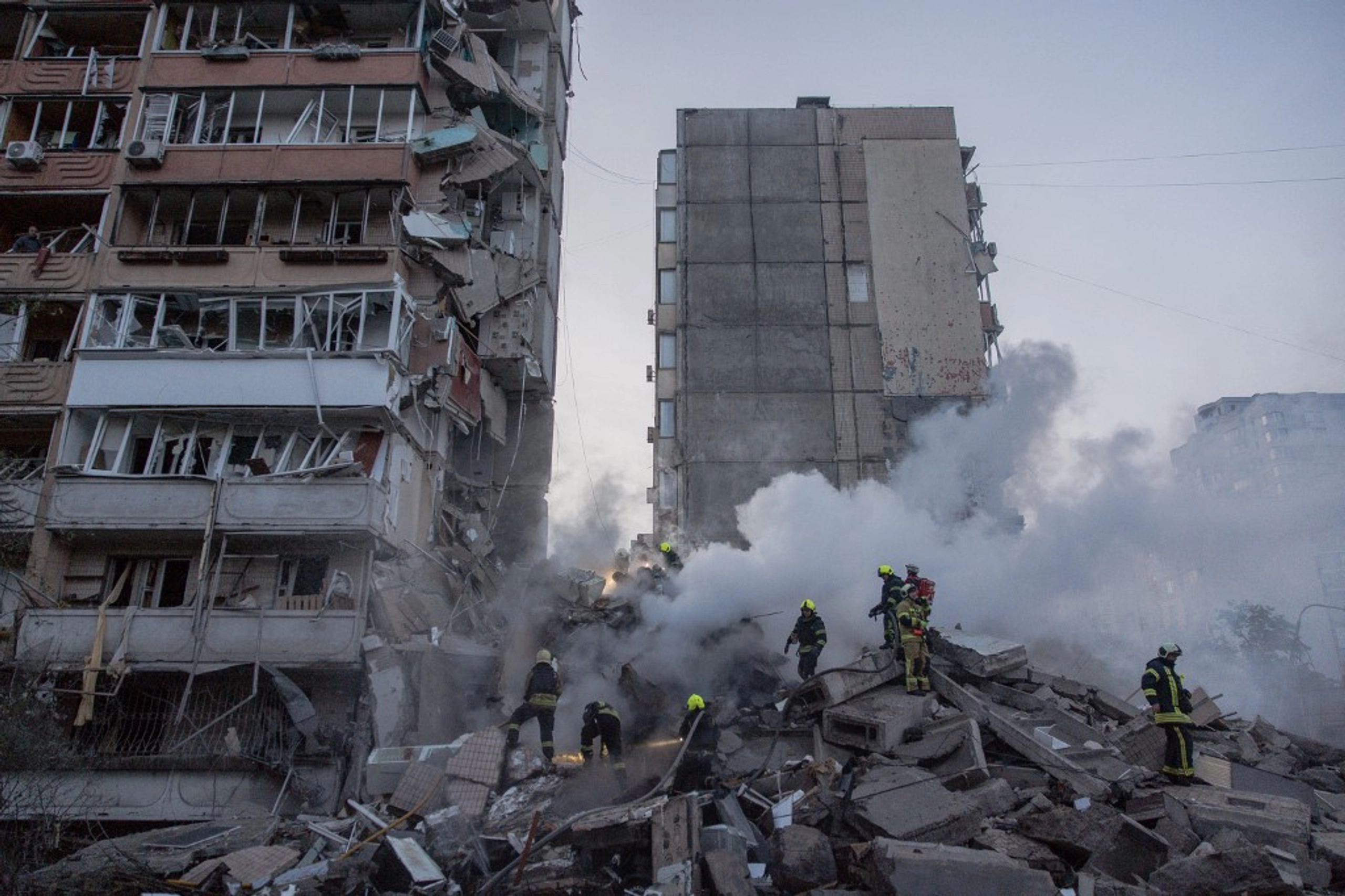 One Killed, 16 Injured in Russian Drone and Missile Attack on Kyiv