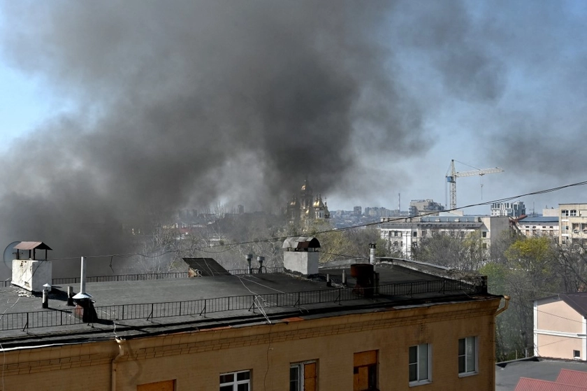 25 Homes Hit, Three Injured, One Feared Trapped as Russia Strikes Kharkiv