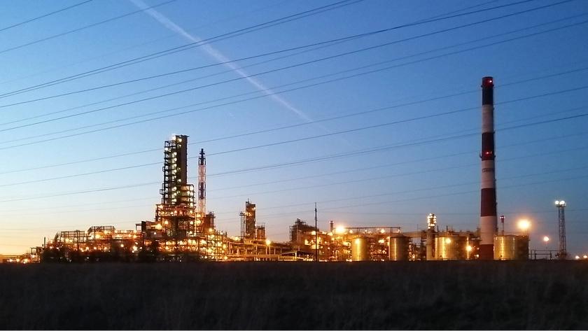 Drones Strike Major Yaroslavl Oil Facility as Perm Turns to Prayer for Protection Against UAVs