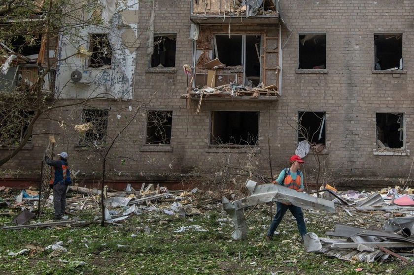 Two Killed, Six Wounded in Russian Overnight Strike on Dnipro