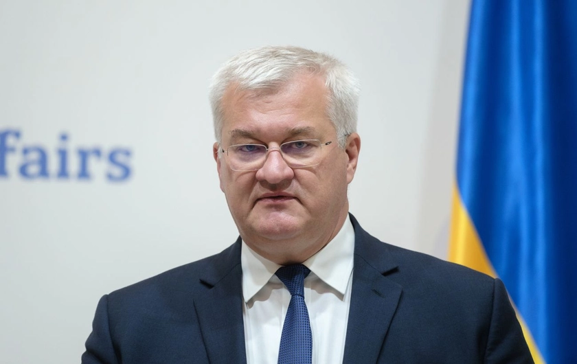 Україна і Угорщина розпочали консультації на рівні експертів, щоб оновити відносини