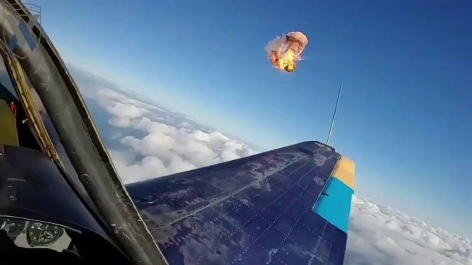 A Ukrainian rear gunner scores a hit on a Shahed. (Photo: ukraine_defence / Instagram)
