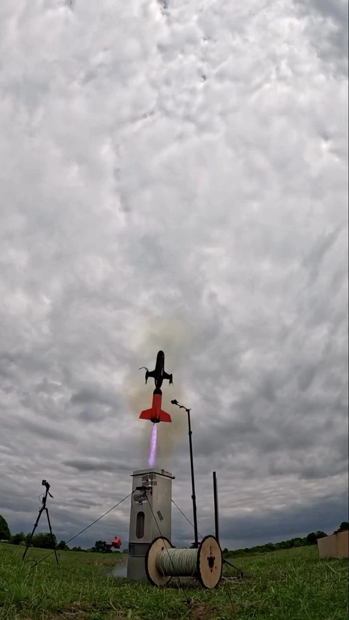 The cutting edge of interceptor drone tech – extend range by putting an interceptor drone on top of a rocket and then start your intercept mission at the apogee. (Image by Zloi Dron, Friday)