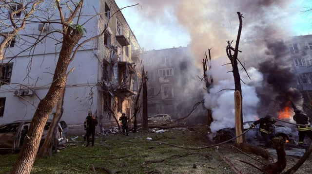 Russian Strike on Kramatorsk Injures 12, Including Child