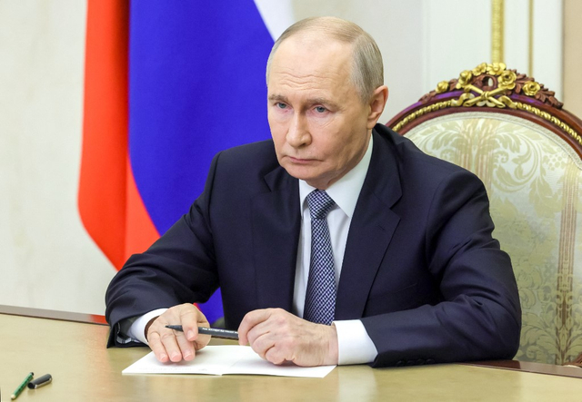 Putin Offers Loan Write-Offs to New Russian Contract Soldiers