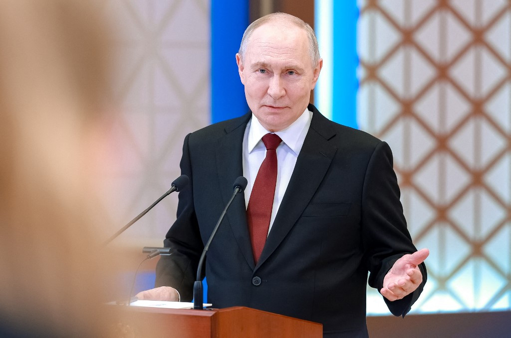 ‘No One Can Tell Its Origin’: Putin Denies Russia Was Behind Romanian Apartment Block Strike