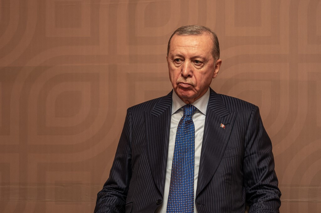 Opposition Fears Erdogan Plans Snap Election to Extend Power