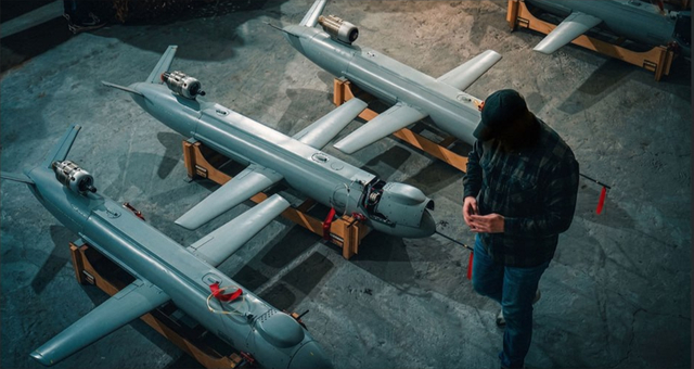 Ukraine Uses Decoy Drone Swarms, AI to Challenge Russian Air Defenses