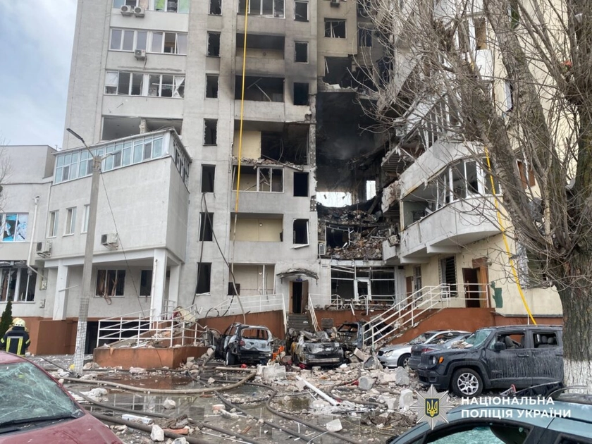 В Україні оголосили про підозру офіцерам РФ, які наказали вдарити по будинку в Одесі