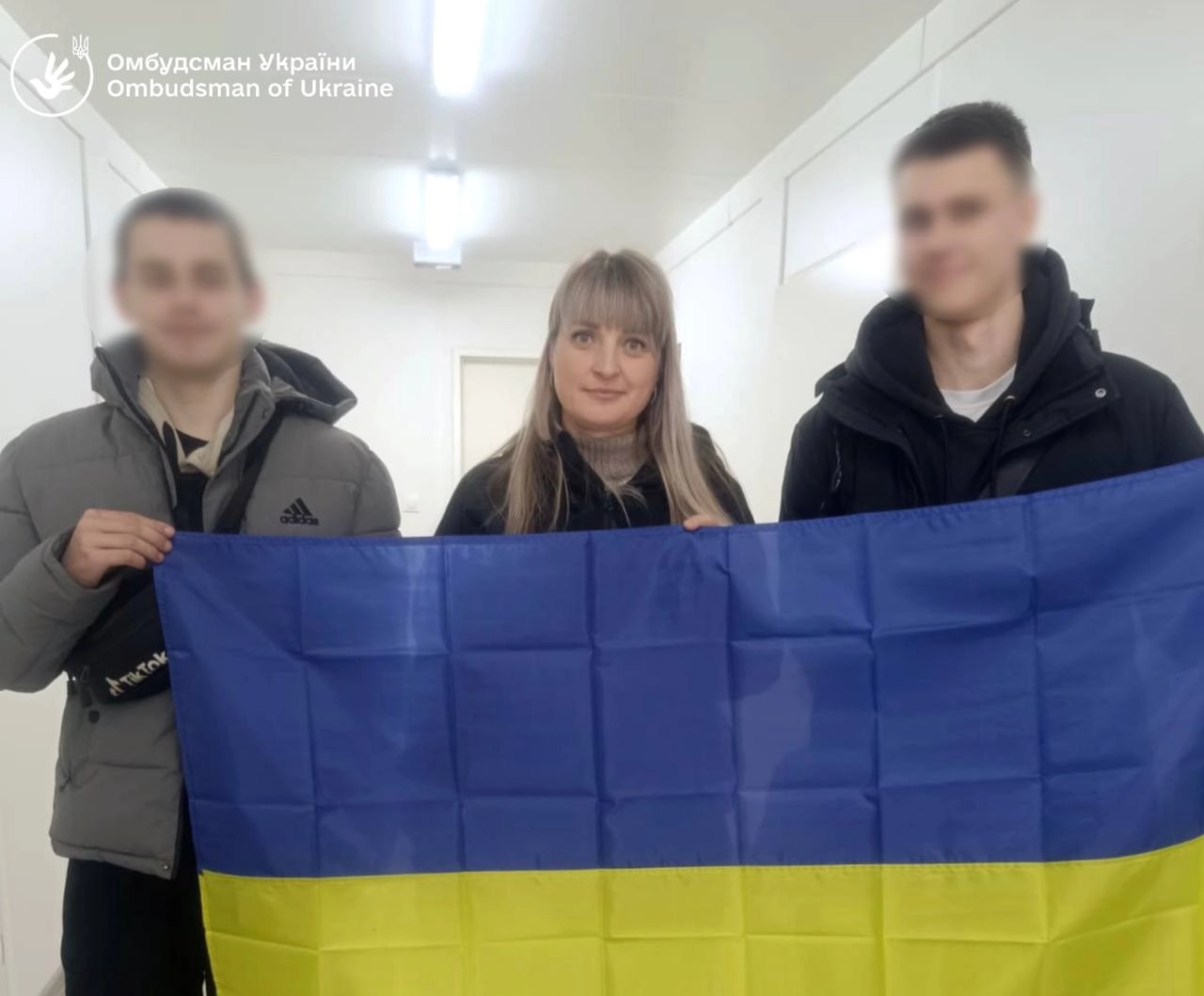 З окупації та РФ в Україну евакуювали 10 молодих людей