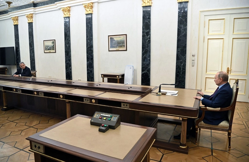 Putin Requires COVID, Flu Tests for Hometown Economic Forum Attendees