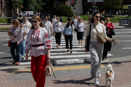 Most Ukrainians Put Sovereignty and Territorial Integrity Above Prosperity, Poll Finds
