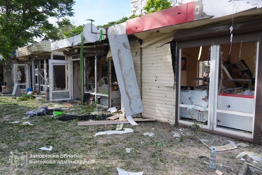 Russian Strike on Zaporizhzhia Residential District Leaves 2 Dead, 18 Wounded