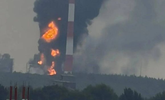 Ukraine Marks Russia Day With Massive Drone Raid on Petrochemical Plants in Tatarstan and Samara