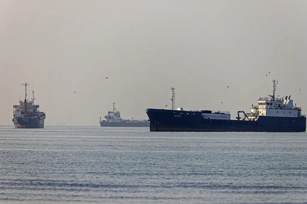 US Threatens to Seize $24B in Frozen Iranian Assets for Ally Compensation