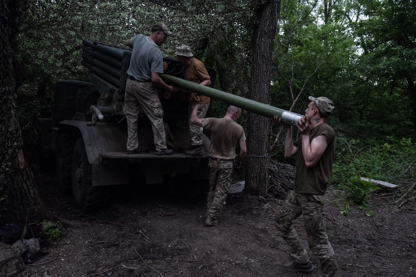 Despite strikes on Ukraine, Russian advances slow, analysts say