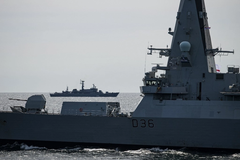 UK Royal Marines Intercept Russian ‘Shadow Fleet’ Tanker in the English Channel