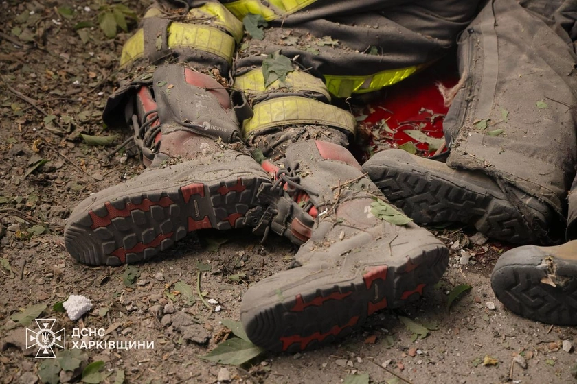 5 Ukrainian Rescuers Killed in Double-Tap Russian Strike on Kharkiv