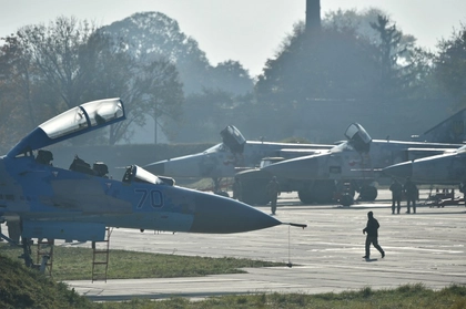 2 Ukrainian Pilots Killed as Su-24M Bomber Crashes During Mission in Khmelnytskyi