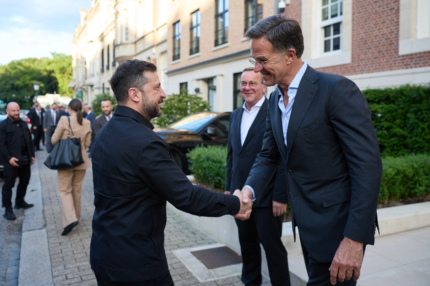 Zelensky Says US Air Defense Licenses Are Key Priority After G7