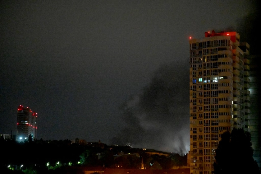 Explosions Rock Kyiv, Poltava as Russia Launches Ballistic Missile Attack