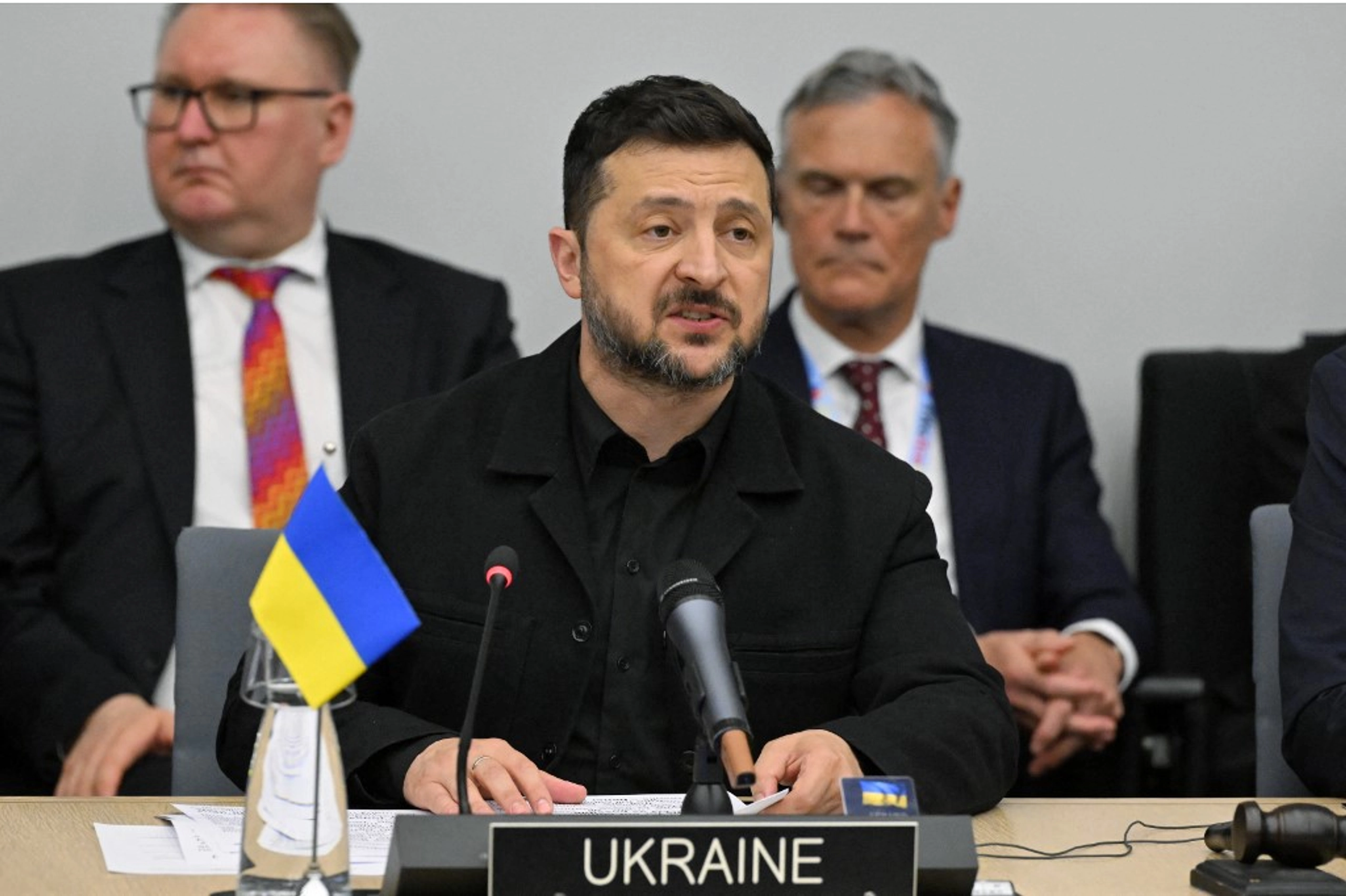 Zelensky Warns Putin May Escalate Attacks as Russia Weakens