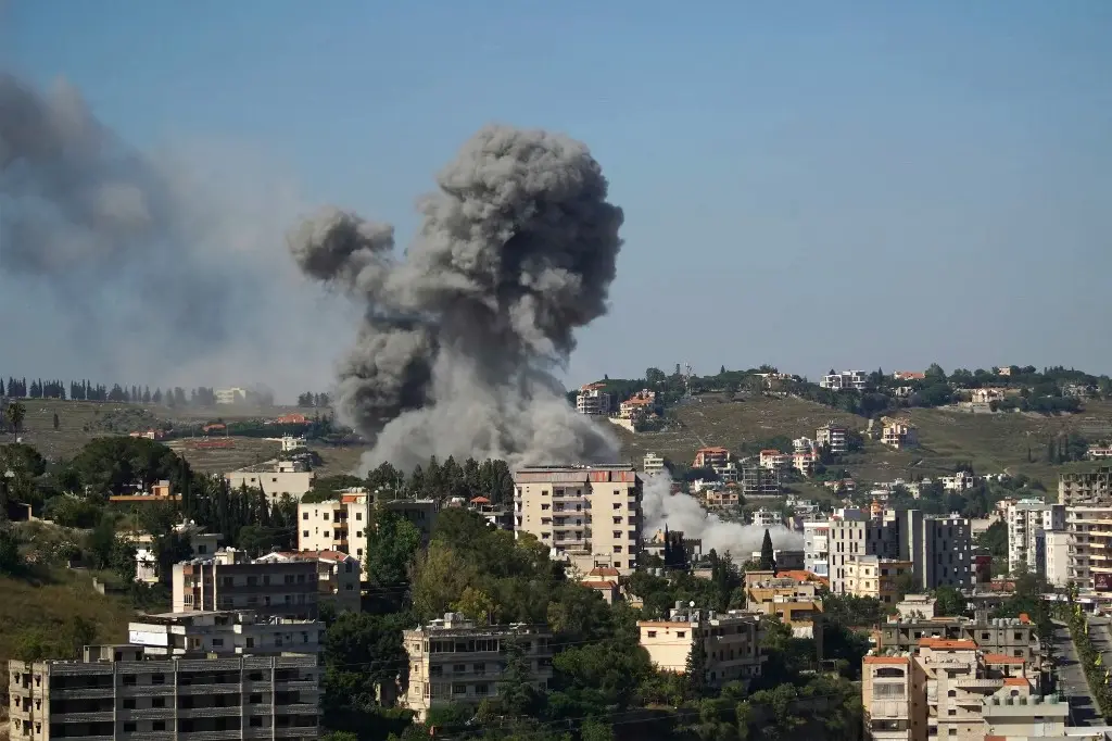 Israel Strikes Lebanon Amid Stalled US-Iran Ceasefire Talks