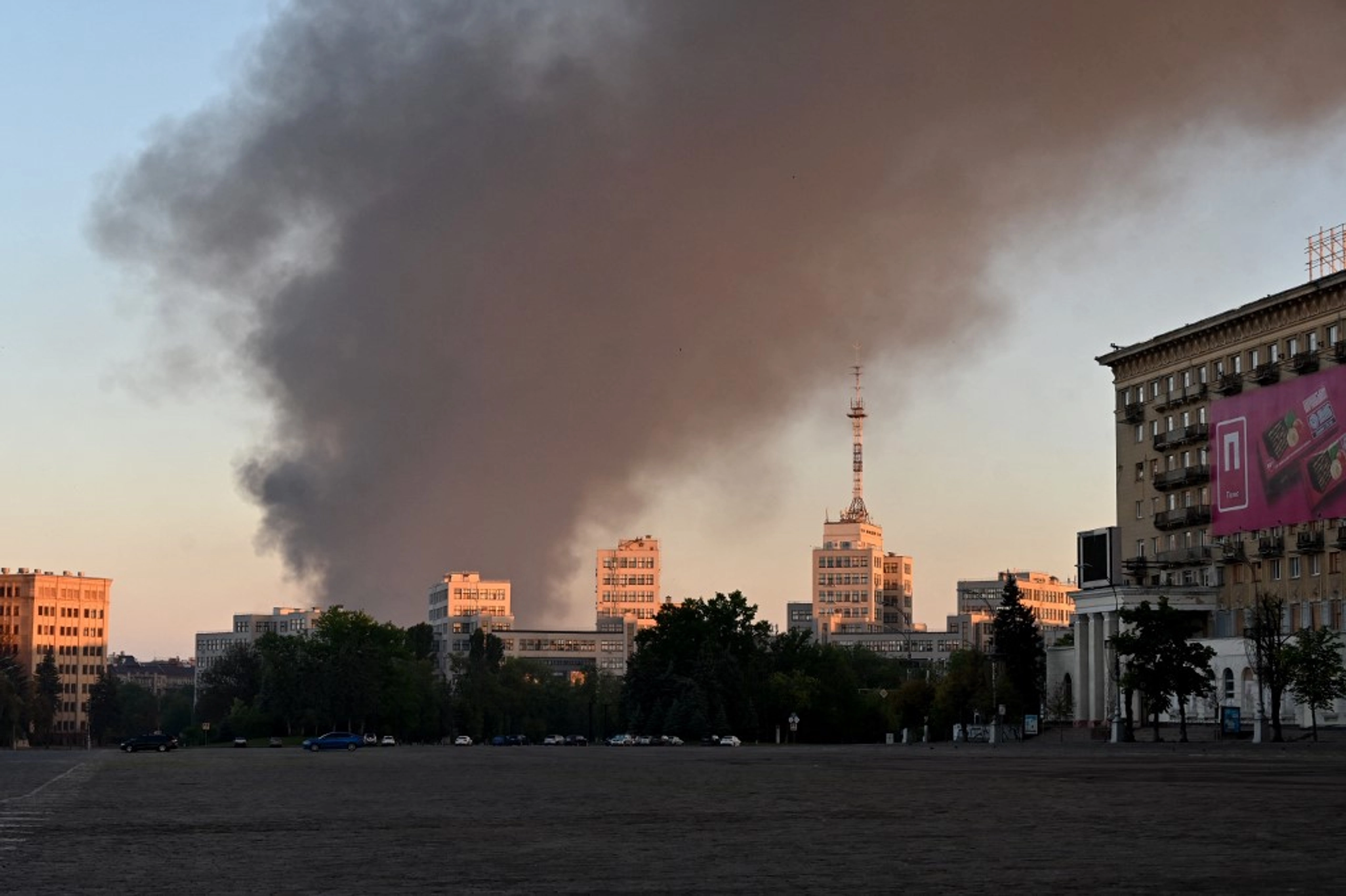 Russian Guided Bombs Hit Kharkiv Apartment Building, Five Injured