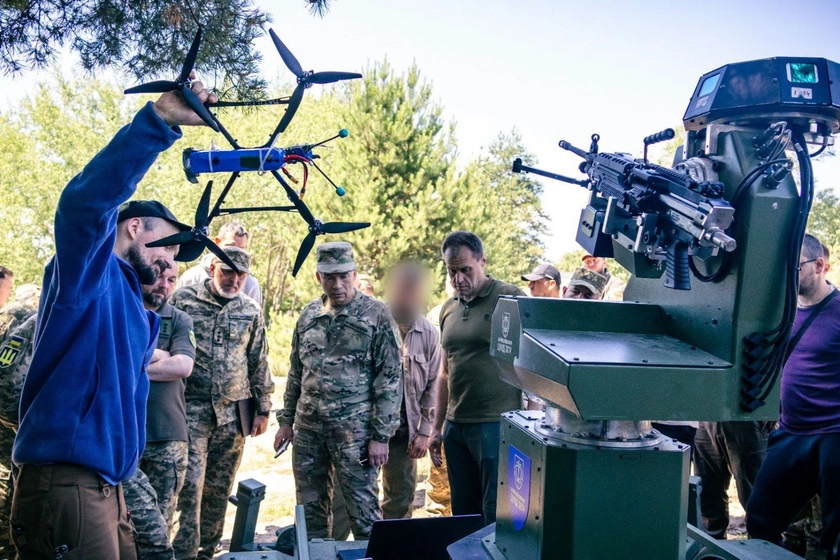 В Україні тестують експериментальні системи протидії дронам, - Сирський