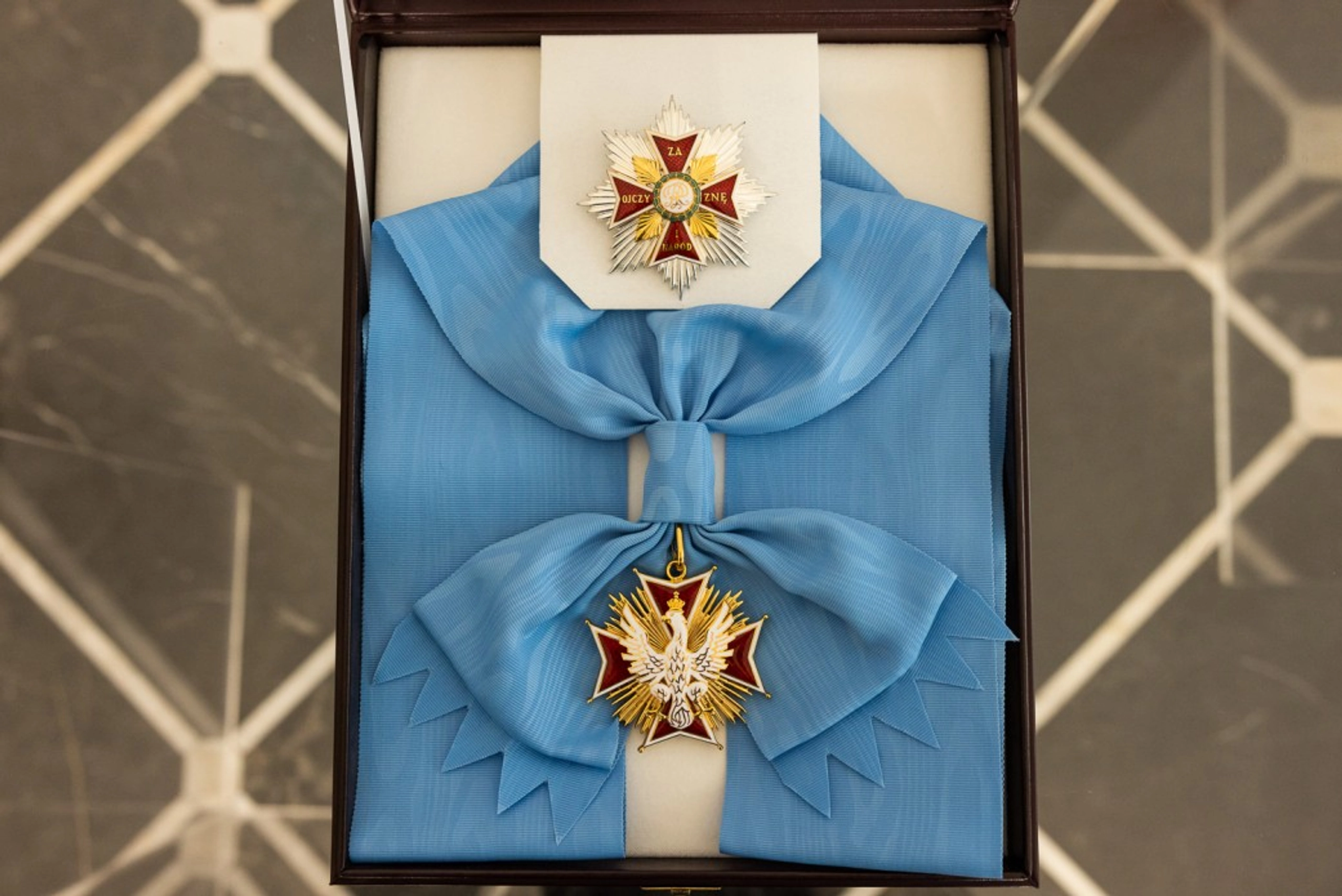 Кучма, Ющенко і Порошенко відмовилися від польського ордена Білого Орла