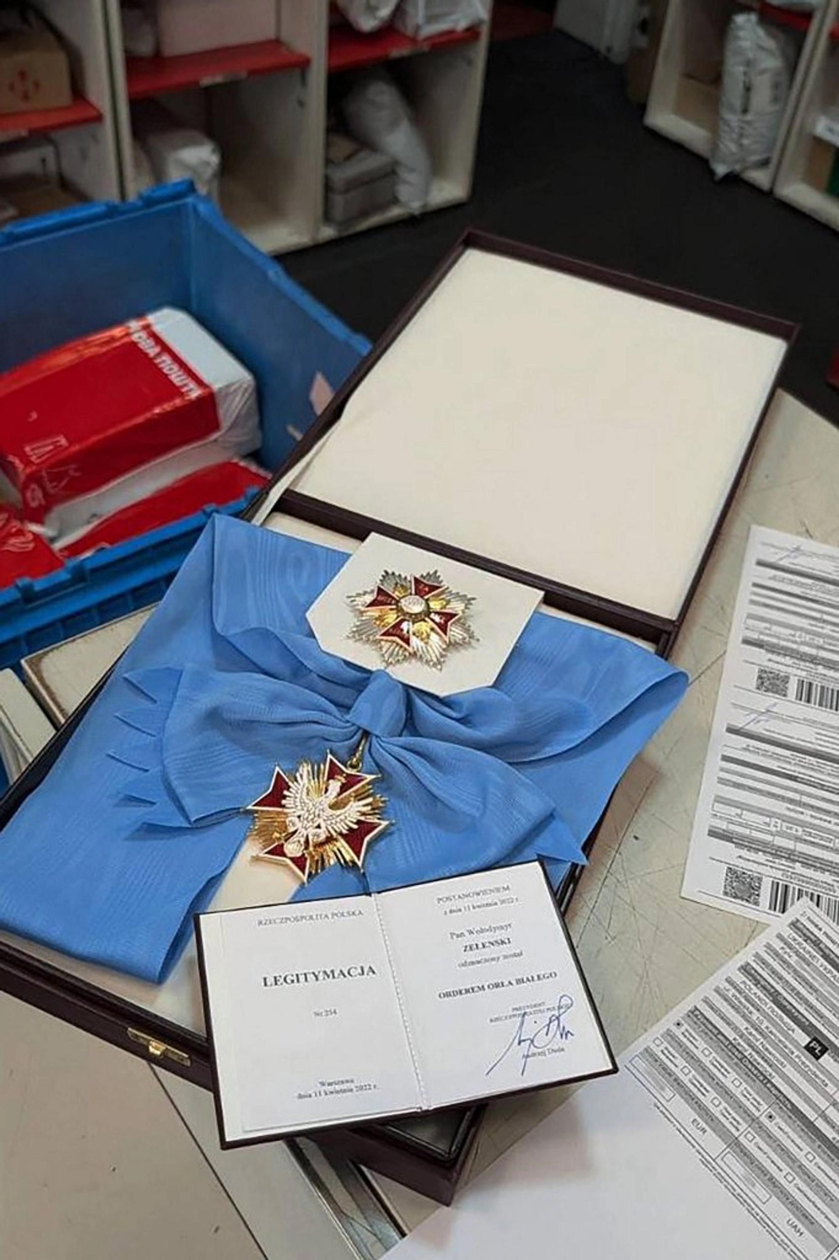 Warsaw Receives Order of the White Eagle Back From Zelensky, Sends to Special Archive
