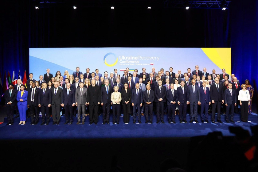 Ukraine Aims to Sign Deals Worth Over €10 bln at Recovery Forum in Poland