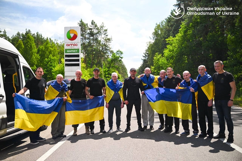 Ukraine Secures Release of Seven Civilians from Russian Captivity
