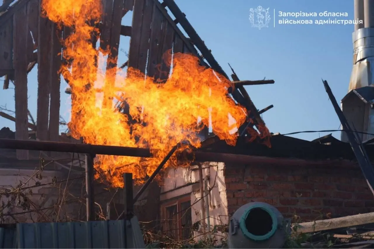 Russian Strikes Kill 3, Hit Gas Stations and Civilian Sites in Dnipropetrovsk, Zaporizhzhia Regions