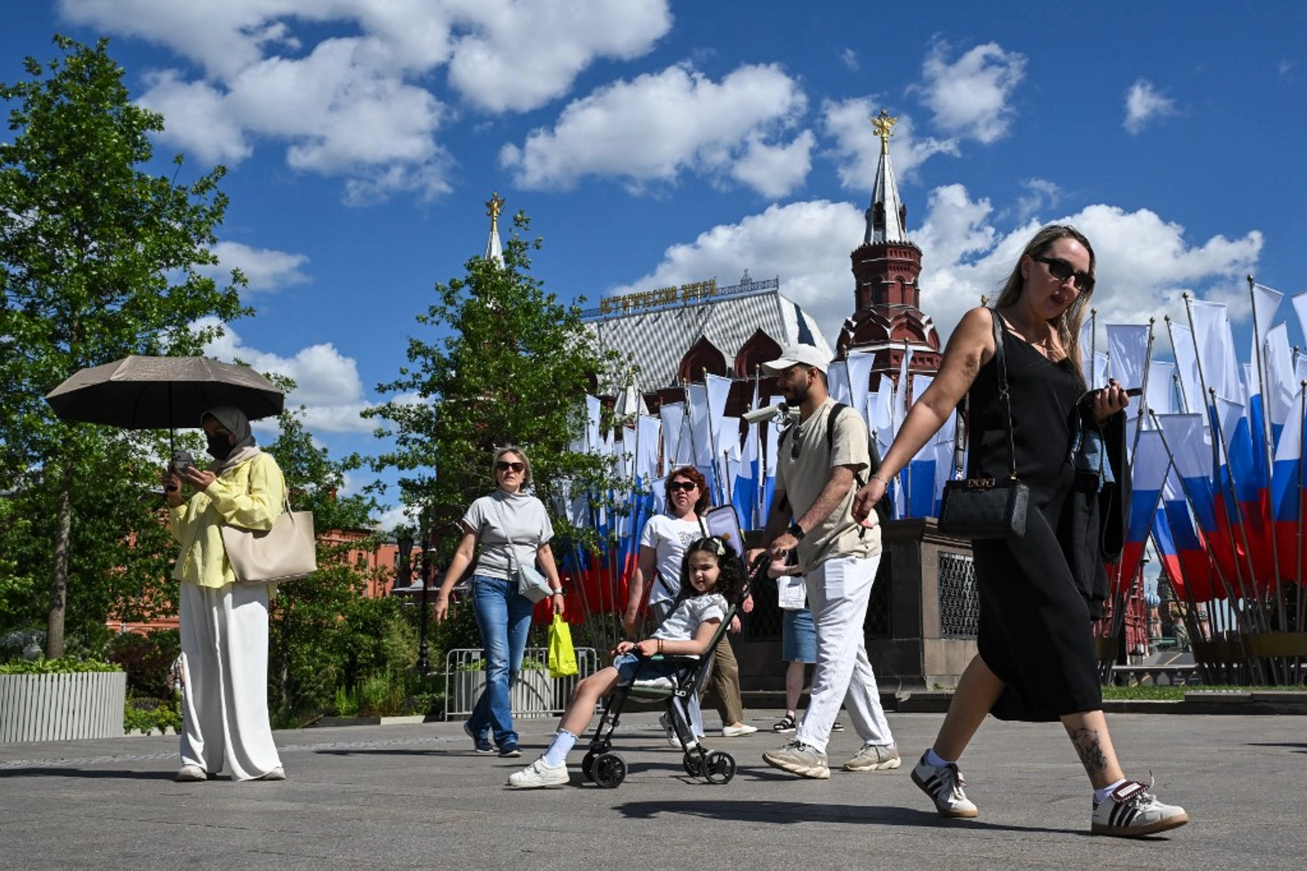 Russians’ Gloom Over Economy and Living Standards Reaches 20-year High