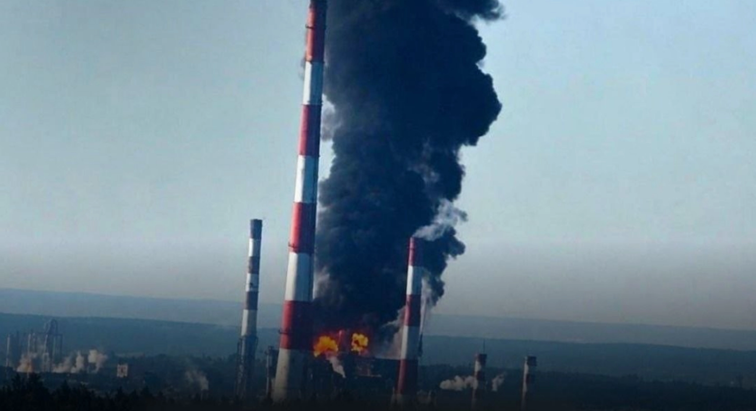 Сили оборони атакували стратегічний НПЗ РФ і міст на окупованій Луганщині