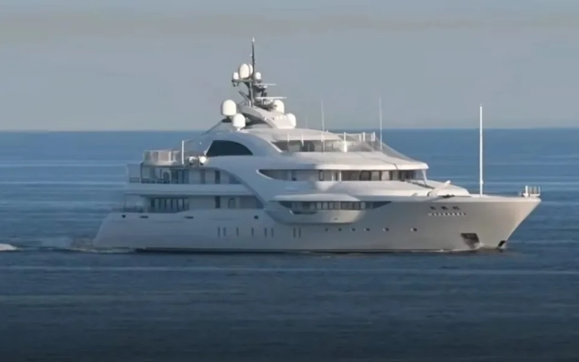 Russian Superyacht Relocates to Murmansk as Submarines Receive Anti-Drone Defenses