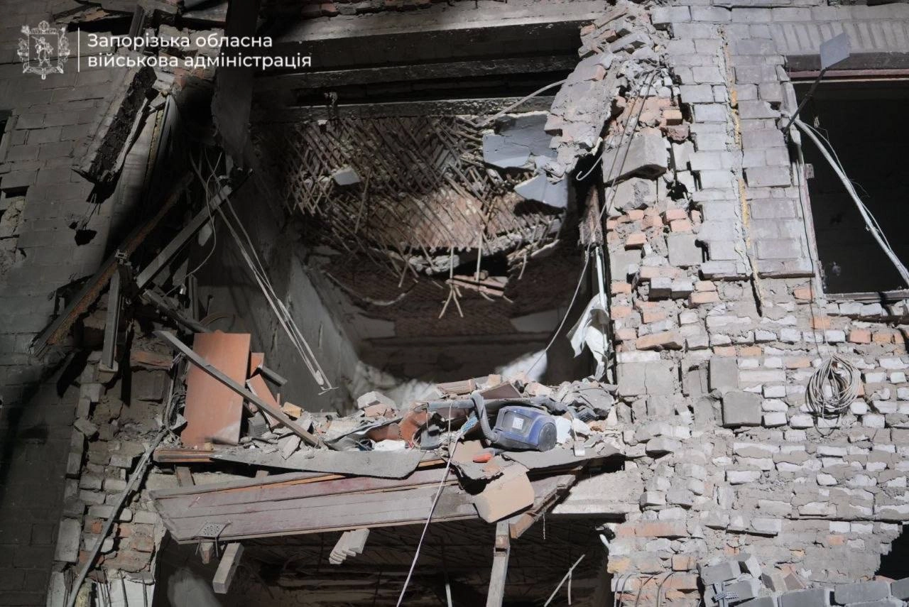 Russian Strikes Injure 8 in Zaporizhzhia, Target Odesa Warehouse