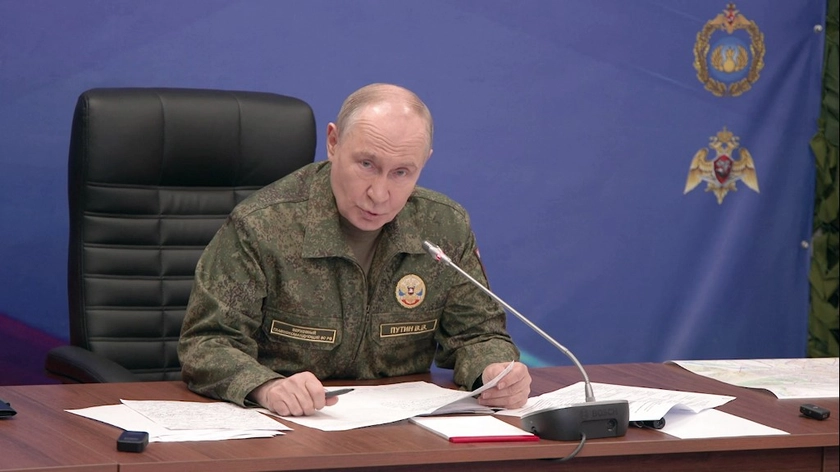 Putin Announces Continuation of Strikes Against Ukraine