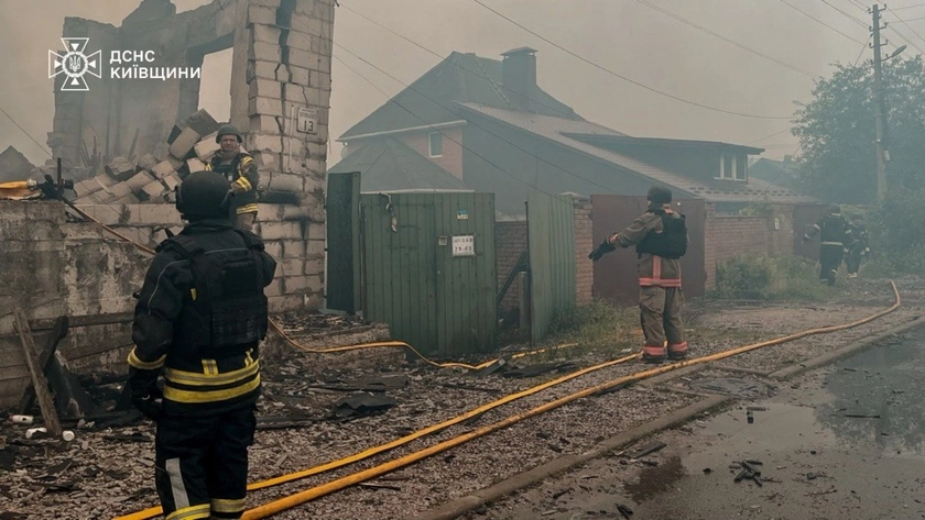 Over 500 Evacuated After Ongoing Explosions Near Kyiv