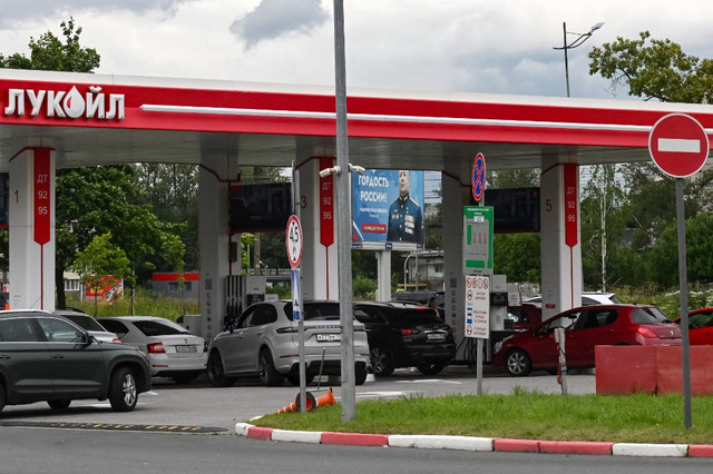 Moscow Reimposes Fuel Limits as Russia Faces Worsening Gasoline and Diesel Shortages