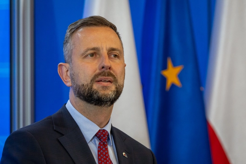 Polish Defense Chief Slams Criticism Over Ukrainian Aid