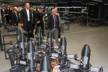 US Senator Lindsey Graham Praises Ukrainian Drone Tech During Visit to SkyFall Plant