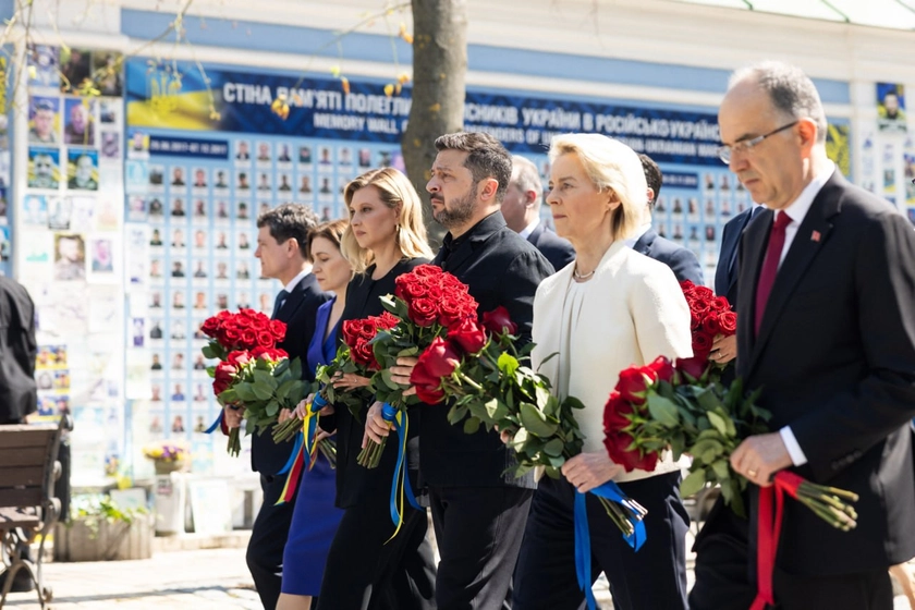 День Державності в Києві: Зеленський вручив Урсулі фон дер Ляєн перший Орден Європи
